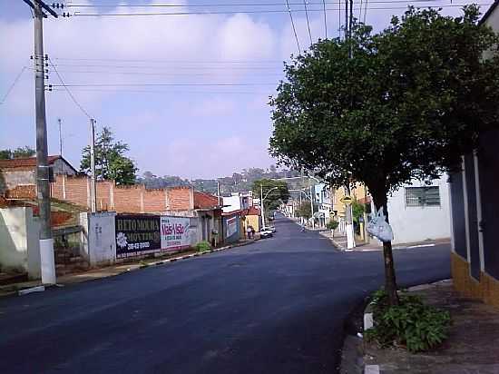 ITAPIRA-SP-RUA DO CUBATO-FOTO:J OLIVEIRA - ITAPIRA - SP