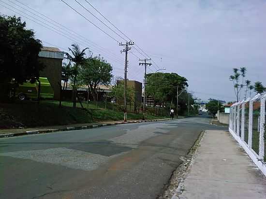 ITAPIRA-SP-RUA FRANCISCO DE OLIVEIRA SILVA-FOTO:J OLIVEIRA - ITAPIRA - SP