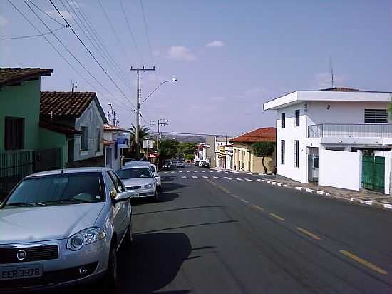 ITAPIRA-SP-RUA GENERAL CARNEIRO-FOTO:J OLIVEIRA - ITAPIRA - SP