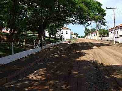 RUA DA CIDADE-FOTO:MINDUIM  - ITAQUERI DA SERRA - SP