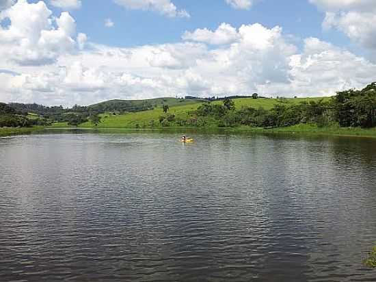 LAGO DO JARDIM LEONOR EM ITATIBA-SP-FOTO:STEPHAN ALEXANDER RI - ITATIBA - SP