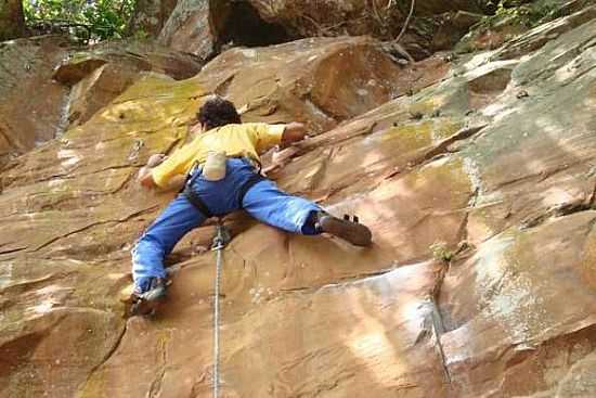 ITAQUERI DA SERRA = 
ESCALADA  - ITIRAPINA - SP