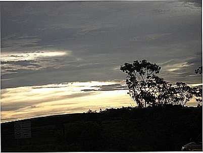POR DO SOL EM ITOBI POR RAFAELPINHEIRO - ITOBI - SP