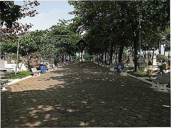 CEMITRIO MUNICIPAL 
FOTO JOO SAVIOLI - ITU - SP