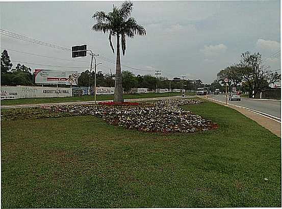 SADA PARA SOROCABA E AO FUNDO ESCOLA AGRCOLA FOTO JOO SAVIOLI - ITU - SP