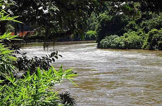 RIO TIET EM FRENTE  GRUTA ESCALADA DA GLRIA NA ESTRADA PARQUE EM ITU-SP-FOTO:PEDRO PAULO - ITU - SP