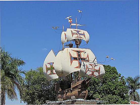 MONUMENTO EM ITUVERAVA-SP-FOTO:OLINTOCRISTO - ITUVERAVA - SP