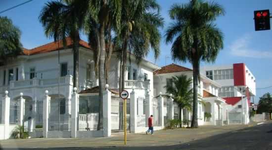 RESIDENCIA, POR MARINA VASQUES BLASQUES ALVES MARINAVB_ALVES @HOTMAIL.COM  - JABOTICABAL - SP