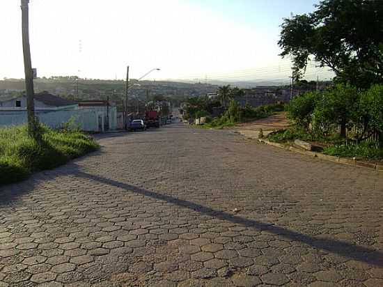 RUA JOO DE BRITO EM JACARE-SP-FOTO:GLUCIO ALMEIDA - JACARE - SP