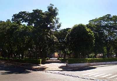 PRAA MARIA HENRIQUETA-FOTO:PEDRO AGUINALDO  - JACUBA - SP