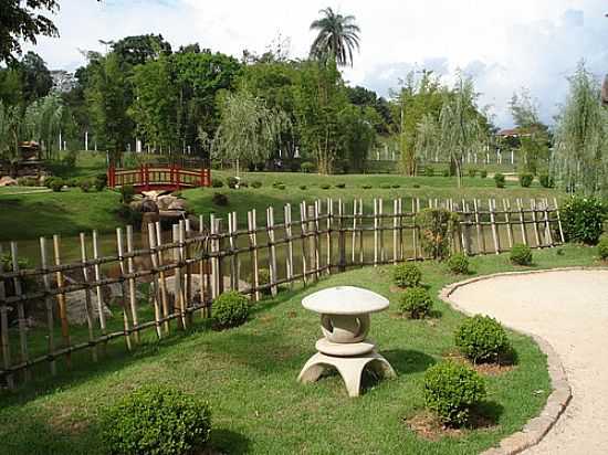 JARDIM ORIENTAL, PARQUE DOS LAGOS-FOTO:FBIO VICENTIN DINIZ - JAGUARINA - SP