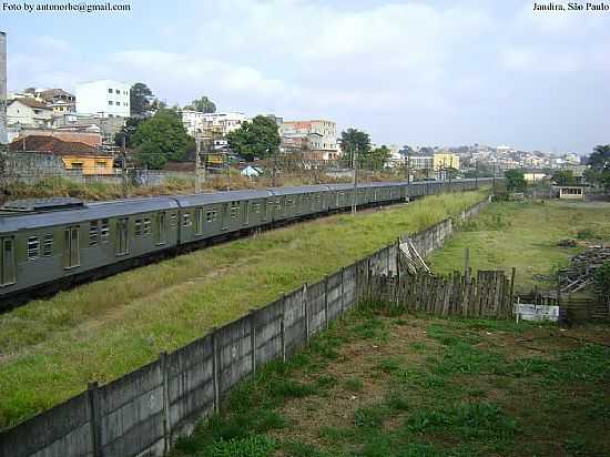 LINHA DA CPTM EM JANDIRA-FOTO:ANTONOR - JANDIRA - SP