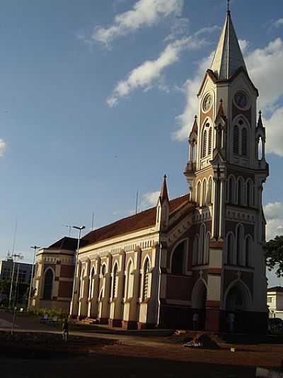 IGREJA MATRIZ NA PRAA CENTRAL POR SUZI - JARDINPOLIS - SP