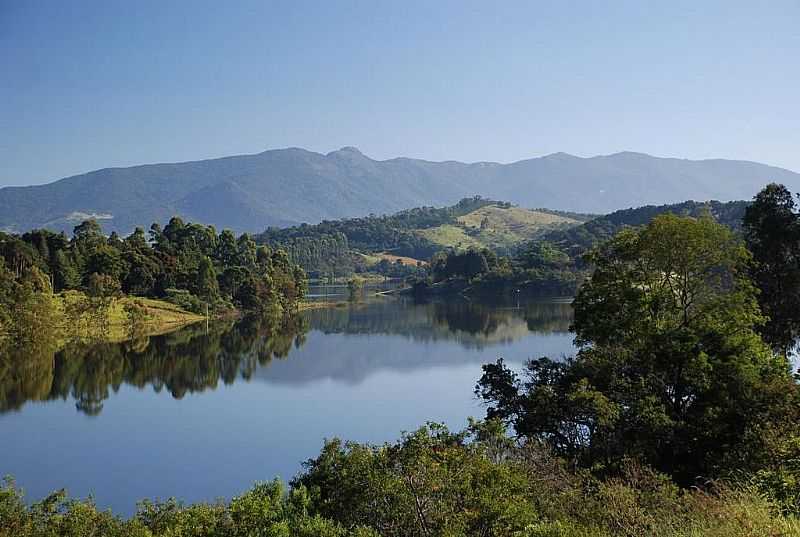  JOANPOLIS SP - SERRA DE EXTREMA REFLETIDA NA REPRESA DE JOANPOLIS - POR ACCOSTA  - JOANPOLIS - SP