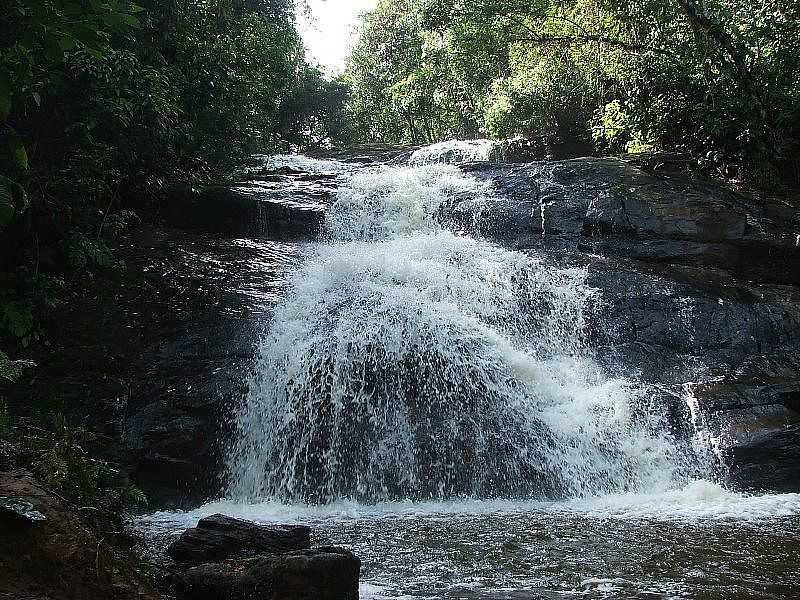 JUQUITIBA-SP-CACHOEIRA DO ENGANO-FOTO:DEBORA CORDEIRO - JUQUITIBA - SP