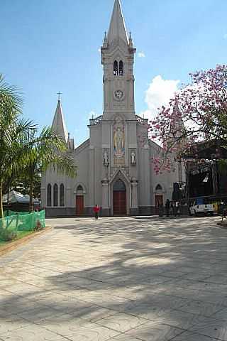 IGREJA MATRIZ S.JOO
BATISTA FOTO JOO SAVIOLI - LARANJAL PAULISTA - SP