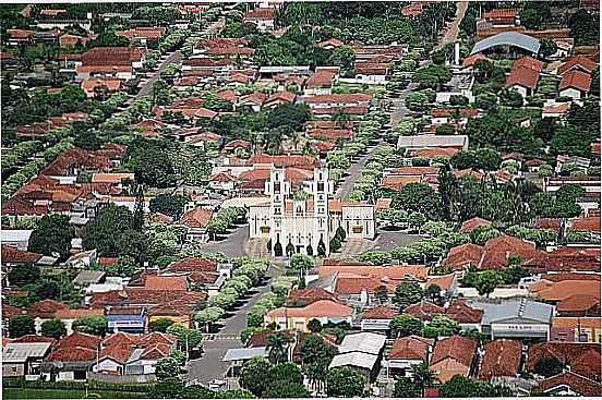 LAVNIA-SP-VISTA AREA DA MATRIZ NO CENTRO DA CIDADE-FOTO:WWW.LAVINIA.SP.GOV.BR - LAVNIA - SP