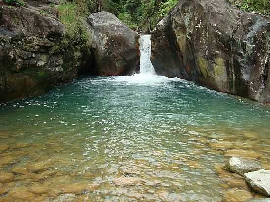 LAVRINHAS-SP-CACHOEIRA DAS PEDRINHAS-FOTO:PAULO ANTUNES JR - LAVRINHAS - SP