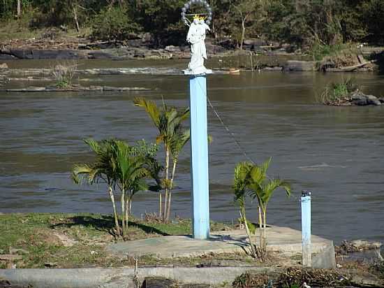 LAVRINHAS-SP-IMAGEM DE N.SRA.AUXILIADORA NA BEIRA DO RIO PARABA DO SUL-FOTO:GUILHERMECN - LAVRINHAS - SP