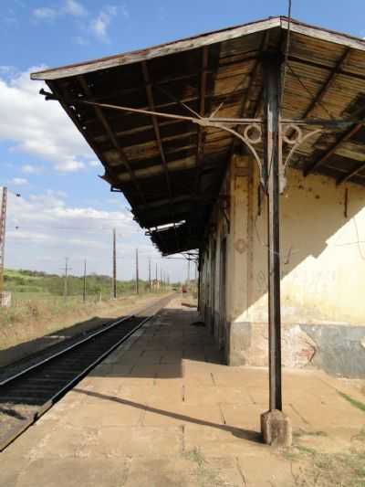 ANTIGA ESTAO FERROVIRIA NO BAIRRO TAT EM LIMEIRA SP, POR EDEMAR C. HEBLING SJCAMPOS SP - LIMEIRA - SP