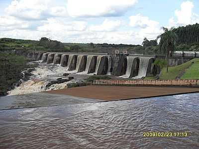 BARRAGEM DA USINA SALTO DO LOBO-FOTO: J.ROBERTO B. LAMOSO   - LOBO - SP