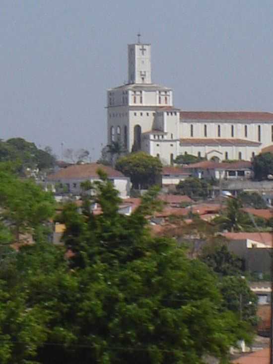 IGREJA EM LUCLIA-FOTO:LPSLPS - LUCLIA - SP