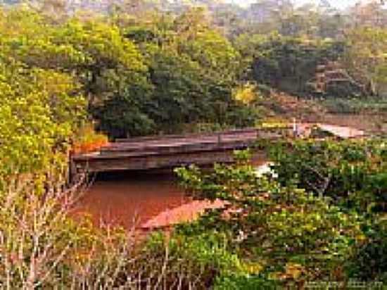 ANTIGA PONTE NO RIO DAS ANTAS-FOTO:LUCIANO RIZZIERI - LUCIANPOLIS - SP