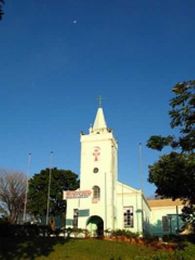 IGREJA-FOTO:EDUARDO M. P. DANTAS - LUIZINIA - SP