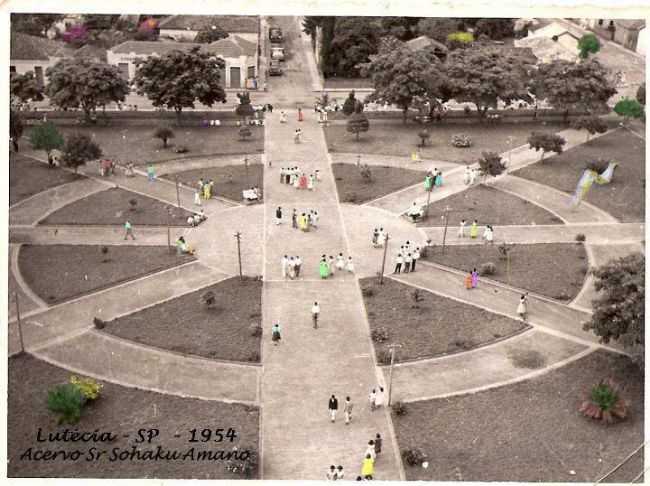 VISTA DA PRAA DE LUTCIA DESDE A TORRE DA IGREJA  POR MILTON HIROSHI AMANO - LUTCIA - SP