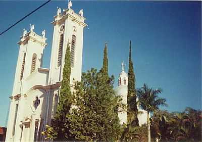 IGREJA EM LUTCIA - LUTCIA - SP