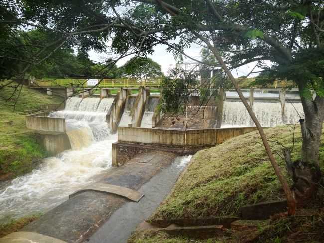 BARRAGEM DA REPRESA LARANJA DOCE, POR JOS CARLOS DALTOZO - MARTINPOLIS - SP