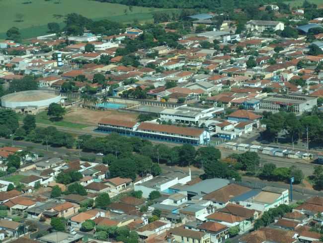 VISTA AREA, COM BARRACES DA ANTIGA FERROVIA, POR JOS CARLOS DALTOZO - MARTINPOLIS - SP