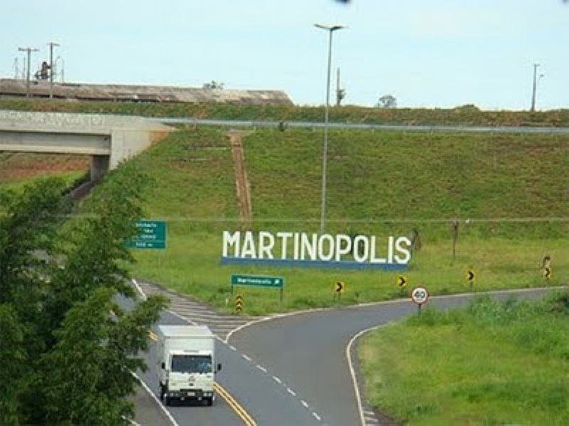 MARTINPOLIS-SP-TREVO DE ACESSO-FOTO:WWW.DNOTICIAS.COM.BR - MARTINPOLIS - SP