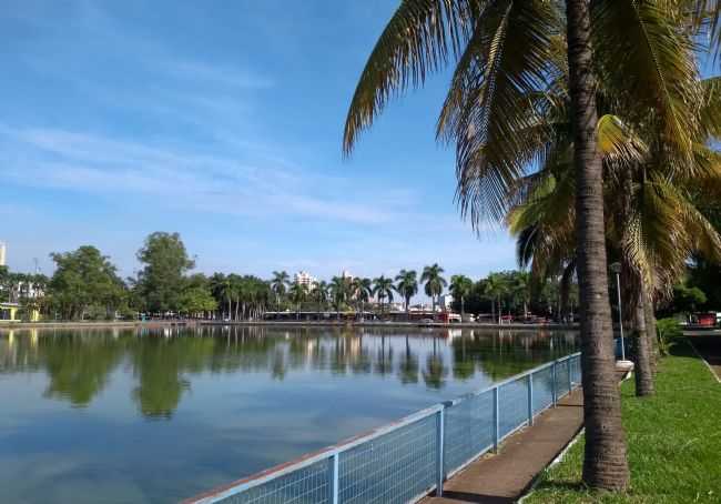 LAGO DO PARQUE ECOLGICO, POR JEZIEL GOMES - MATO - SP