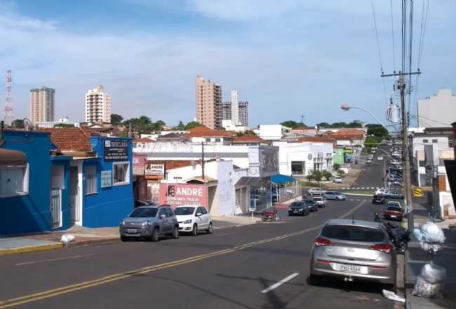 VISTA DO CENTRO PELA R. RUI BARBOSA, POR JEZIEL GOMES - MATO - SP