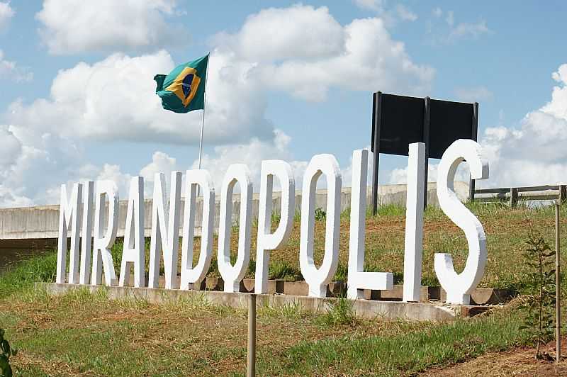 MIRANDPOLIS-SP-TREVO DE ACESSO-FOTO:WWW.MIRANDOPOLIS.SP.GOV.BR - MIRANDPOLIS - SP