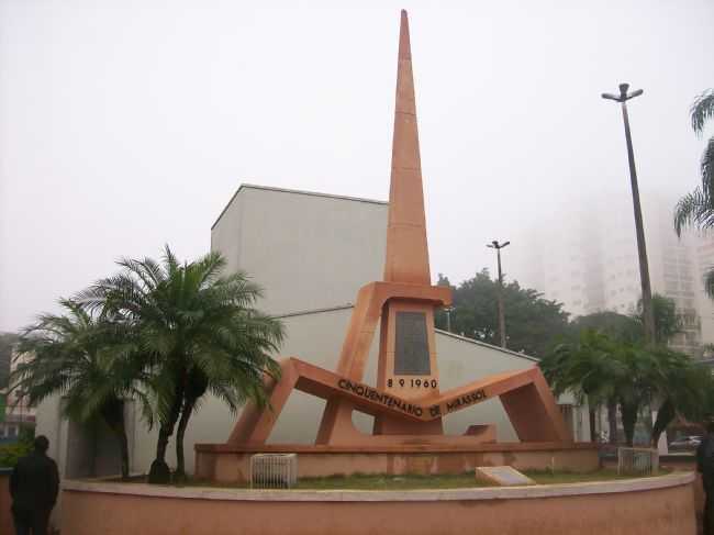 MONUMENTO DO CINQUENTENARIO DE MIRASSOL - POR NESTOR JOSE DIA FILHO - MIRASSOL - SP