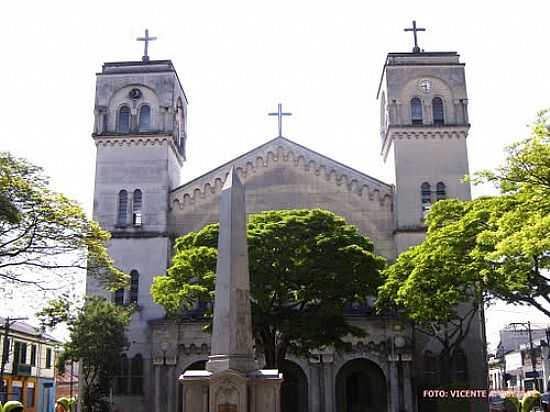 CATEDRAL DE SANTANA EM MOGI DAS CRUZES-SP-FOTO:VICENTE A. QUEIROZ - MOGI DAS CRUZES - SP