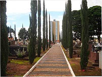 CEMITRIO MUNICIPAL DE MOJI-GUAU, SP, POR ROBERTO GASPARINNI  - MOGI-GUAU - SP