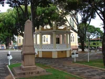 O CORETO DA PRAA RUI BARBOSA DE MOJI-MIRIM, SP, POR ROBERTO GASPARINNI - MOGI-MIRIM - SP