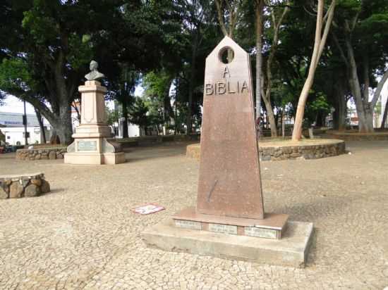 MONUMENTOS NO JD. VELHO - MOJI-MIRIM, SP, POR ROSPO MATTINIERO DI MEOLO - MOGI-MIRIM - SP