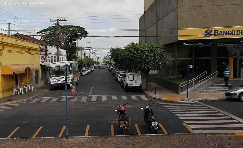 MONTE AZUL PAULISTA-SP-RUA SO PEDRO-FOTO:VALTER SORANO - MONTE AZUL PAULISTA - SP