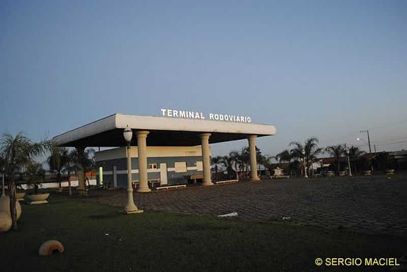 NANTES-SP-TERMINAL RODOVIRIO-FOTO:SERGIO MACIEL - NANTES - SP