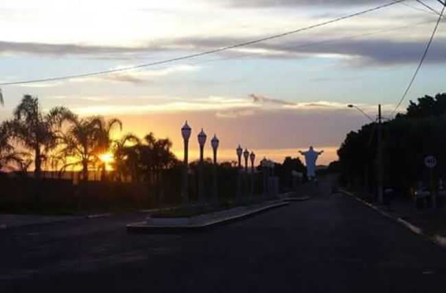 VISTA DO ENTARDECER NA SADA DA CIDADE, POR ESTER MORAES - NARANDIBA - SP