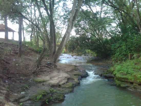 PEDREIRA AREA DE LAZER, POR ALCIO MOITINHO - NIPO - SP