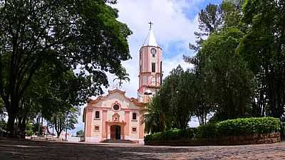 PRAA E IGREJA-FOTO:FRANCISCO MELCHIOR  - NIPO - SP