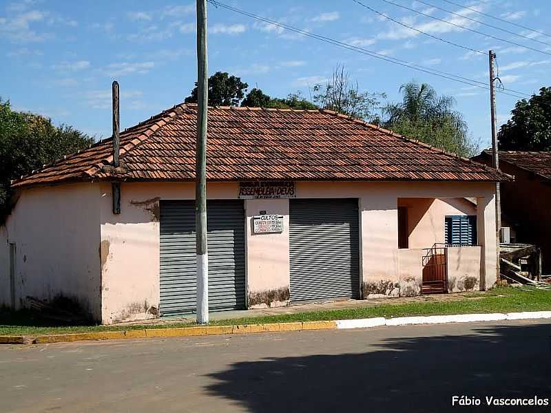 NOVO CRAVINHOS-SP-IGREJA ASSEMBLIA DE DEUS-FOTO:FABIO VASCONCELOS - NOVO CRAVINHOS - SP