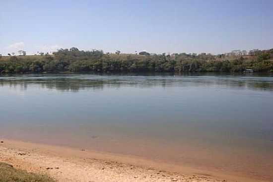 PRAINHA POR LEOUSUDA (PANORAMIO) - ORINDIVA - SP