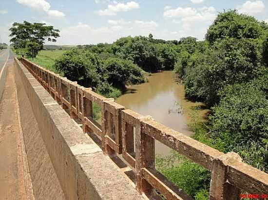 PALMARES PAULISTA-SP-PONTE SOBRE O RIBEIRO DA ONA-FOTO:MARCO AURLIO ESPARZA - PALMARES PAULISTA - SP