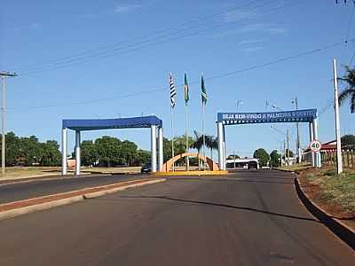 PRTICO DE ENTRADA-FOTO:LEVI VALERO  - PALMEIRA D'OESTE - SP